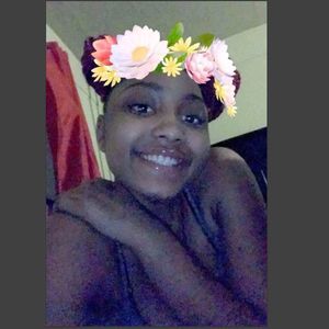 Meet your Posher, Dee